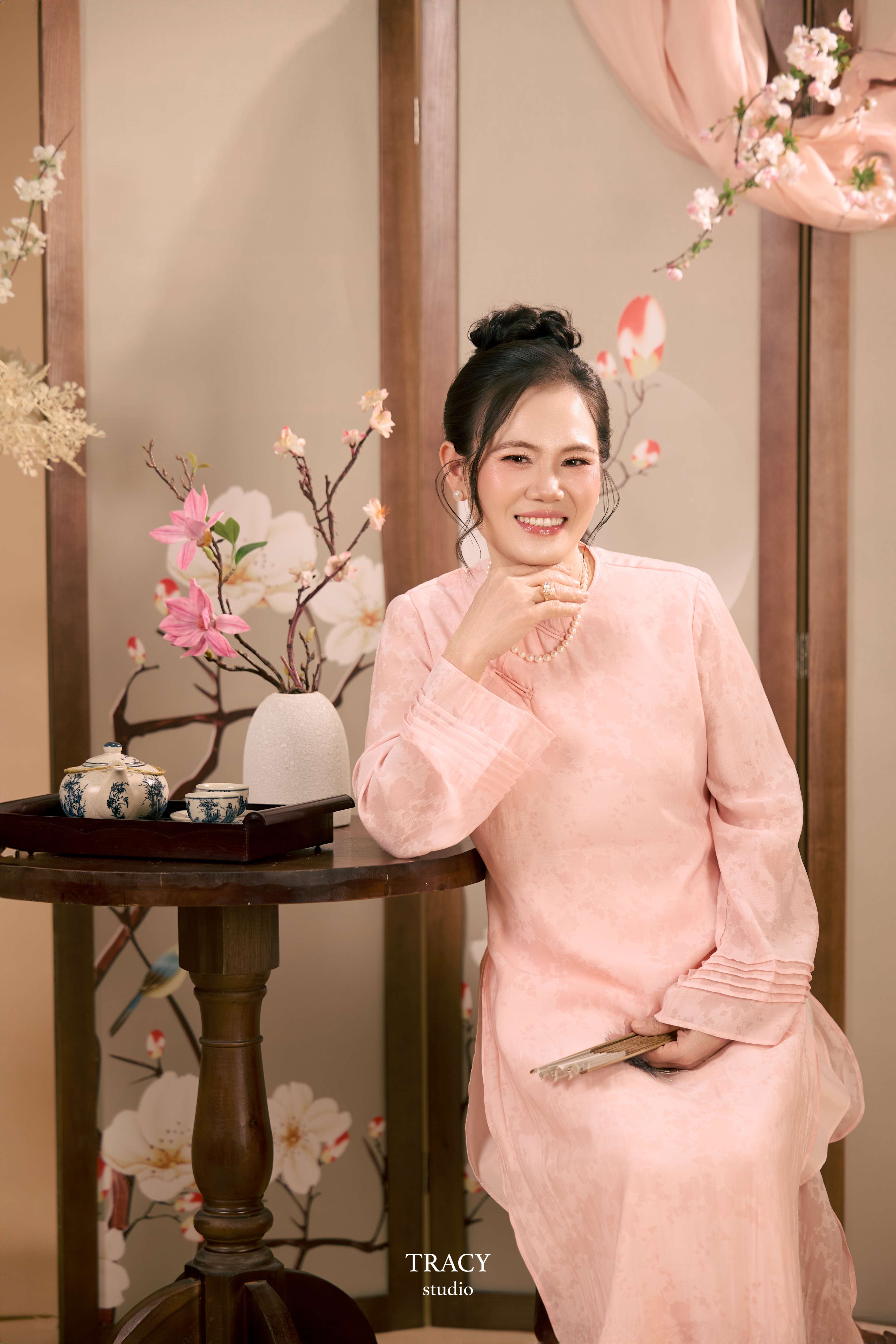 frontend/img/gallery/anh-gia-dinh/tracy-studio-chup-ao-dai-me-con (2).jpg